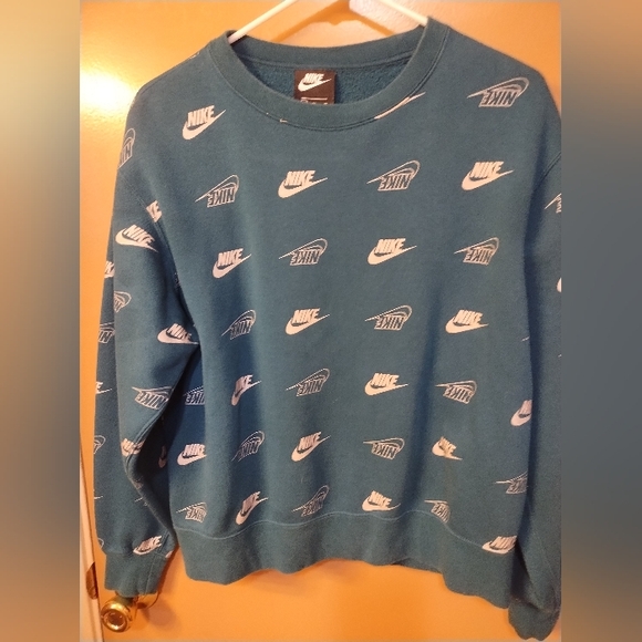 Women's Nike Sweatshirt - Picture 1 of 1